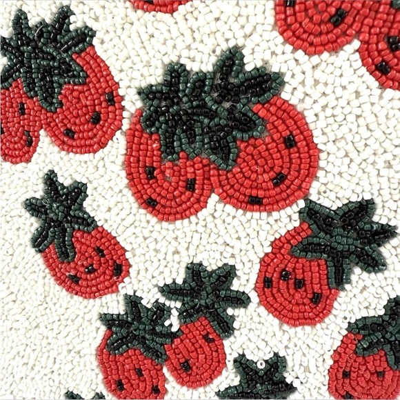 NWT Sol Mer Beaded Strawberry Crossbody Bamboo Handle Bag - Picture 3 of 10